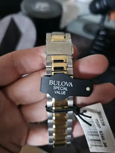 Reloj Bulova cronógrafo dorado y plateado - miniatura 4
