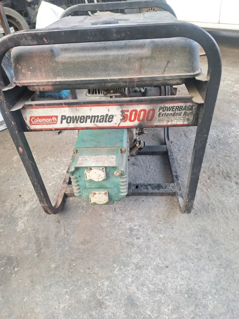Generador eléctrico Coleman Powermate 5000W usado
