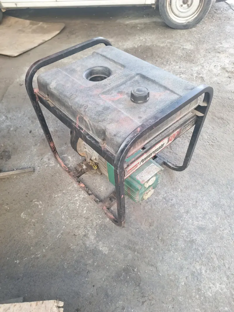 Generador eléctrico Coleman Powermate 5000W usado - 4