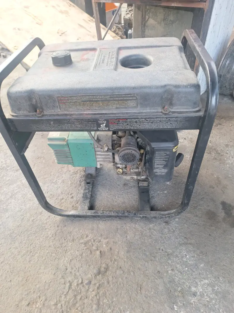 Generador eléctrico Coleman Powermate 5000W usado - 5