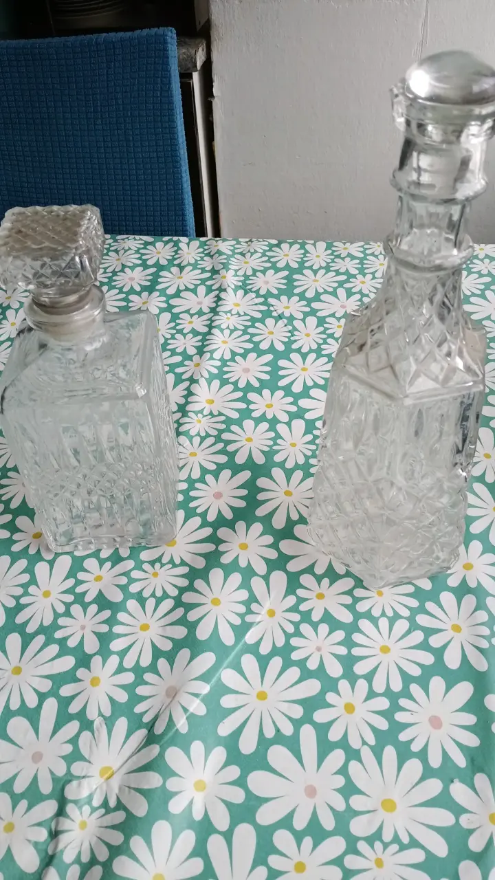 Set de botellas de cristal tallado vintage