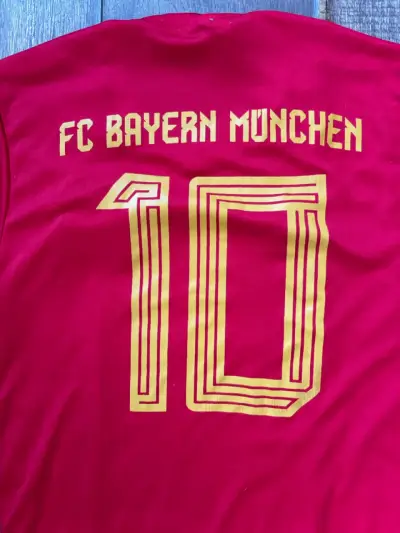 Camiseta FC Bayern Munich Roja Número 10 - miniatura 2
