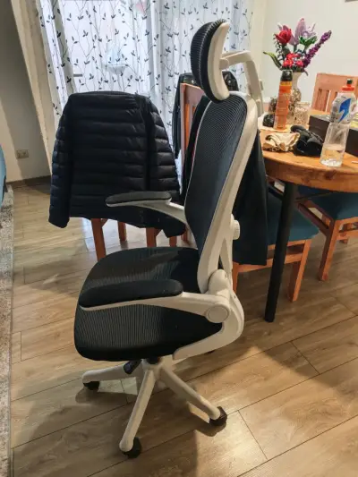 Silla ergonómica de oficina con respaldo de malla - miniatura 4
