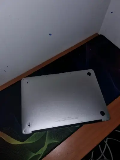Laptop Apple MacBook Air en buen estado - miniatura 3
