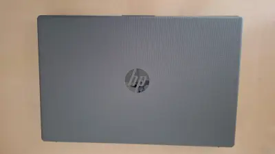 LAPTOP HP 255 G10 + ventilador - miniatura 2