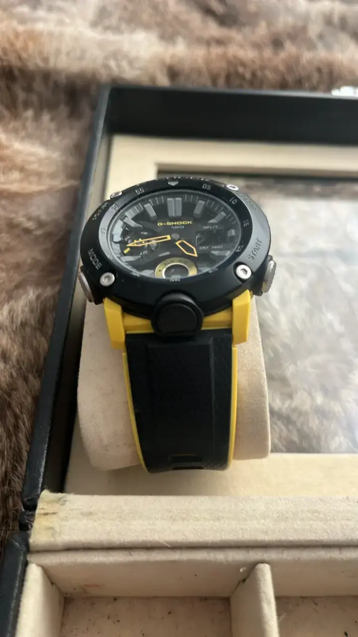 Reloj Casio G-Shock amarillo y negro resistente - 2