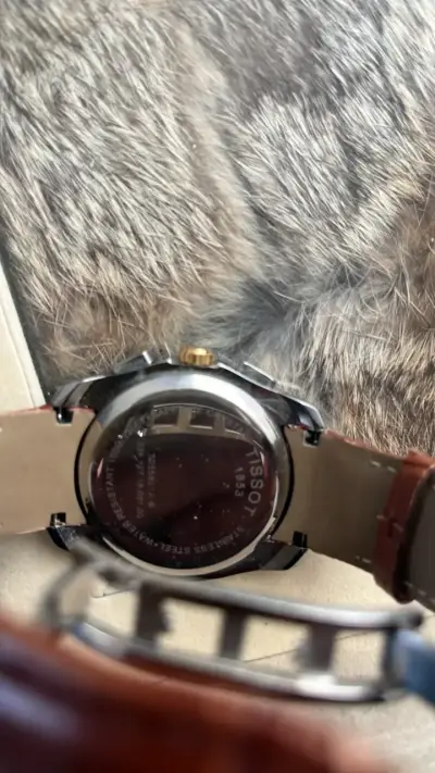 Reloj Tissot cronógrafo con correa de cuero marrón - miniatura 4