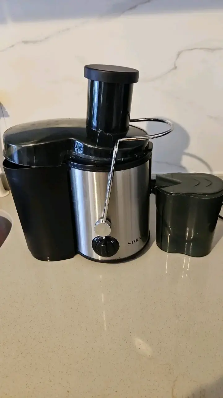 Extractor de jugos SOKA de acero inoxidable