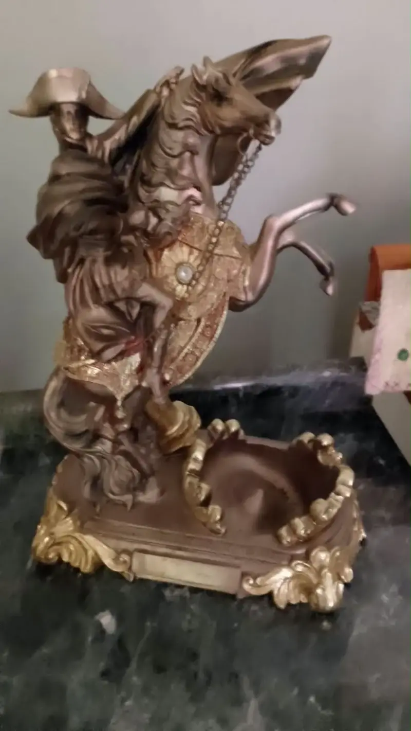 Soporte de vino decorativo con figura ecuestre - 5