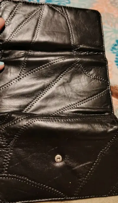 Billetera de cuero negra con compartimentos - miniatura 1