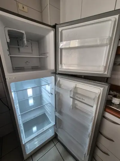 Refrigerador Midea No Frost 252 Litros - miniatura 2