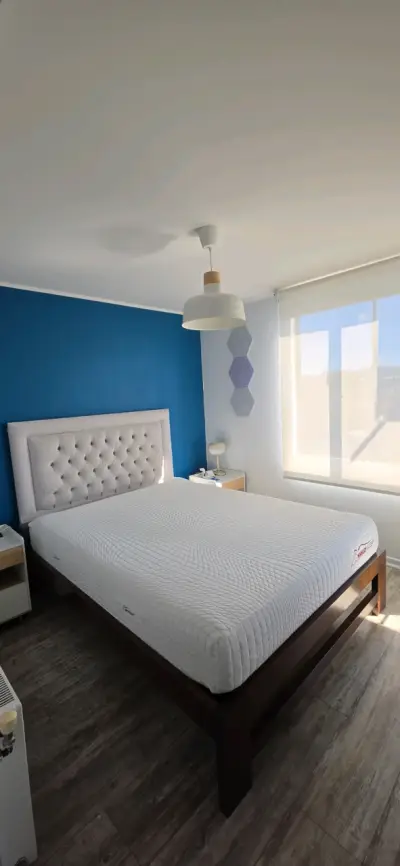 Cama matrimonial con respaldo acolchado - miniatura 1