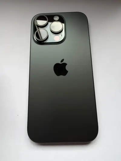 iPhone 16 Pro en muy buen estado - miniatura 2