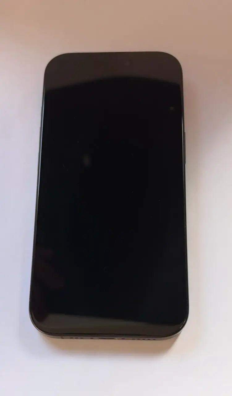 iPhone 16 Pro en muy buen estado - 4