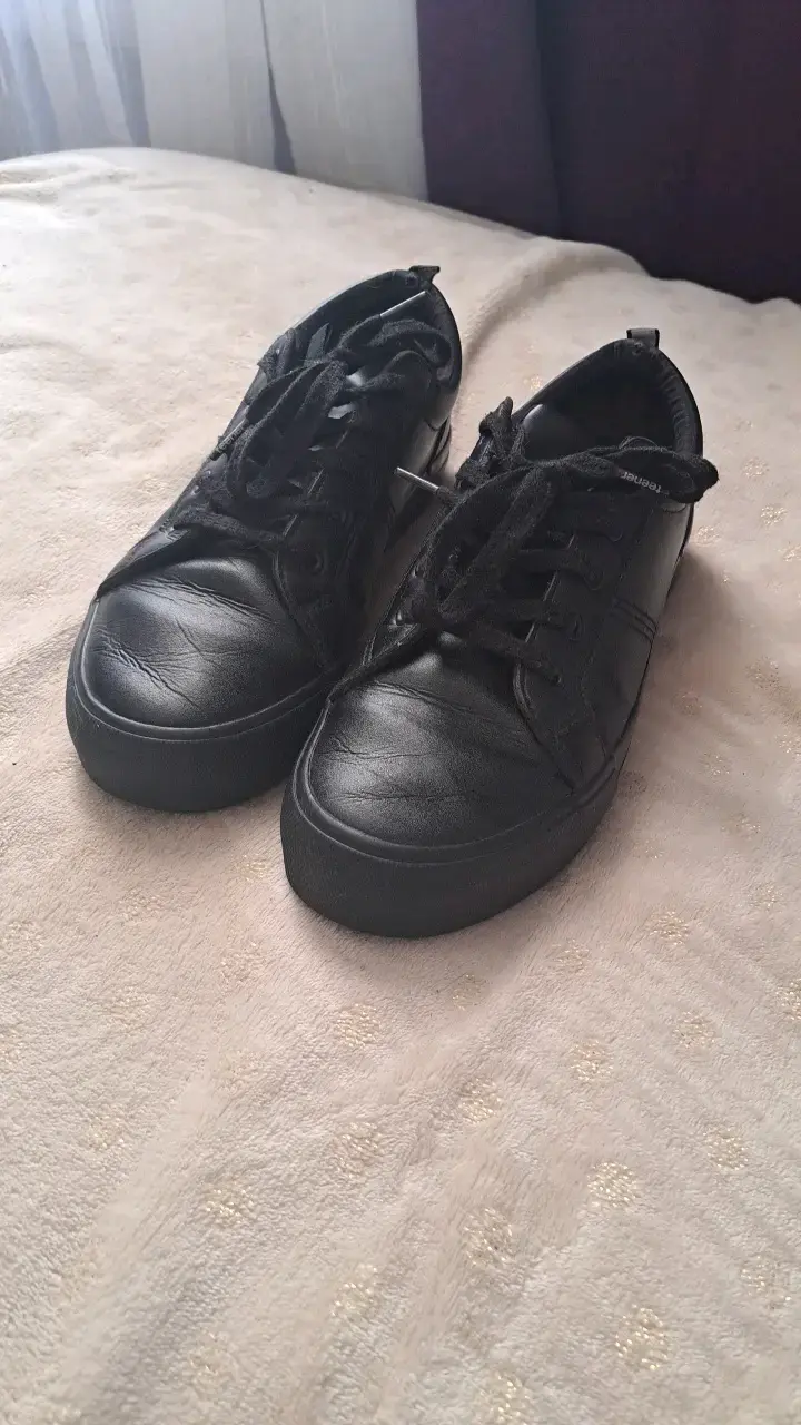 Zapatillas negras Teener talla 39