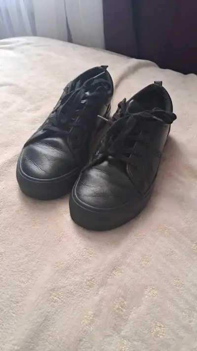 Zapatillas negras Teener talla 39 - miniatura 1
