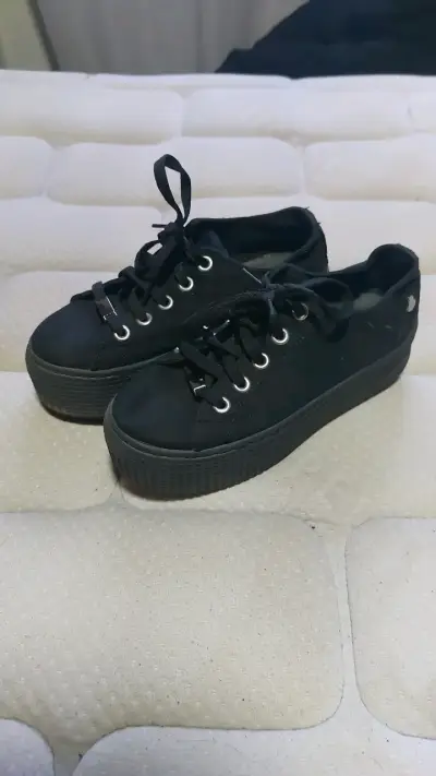 Zapatillas negras con plataforma y coraz - miniatura 1