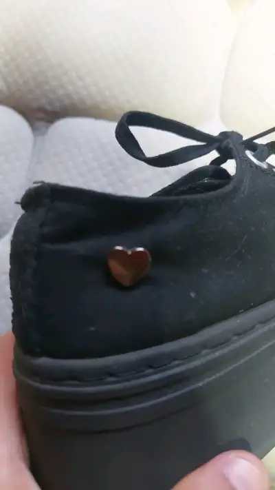 Zapatillas negras con plataforma y coraz - miniatura 3