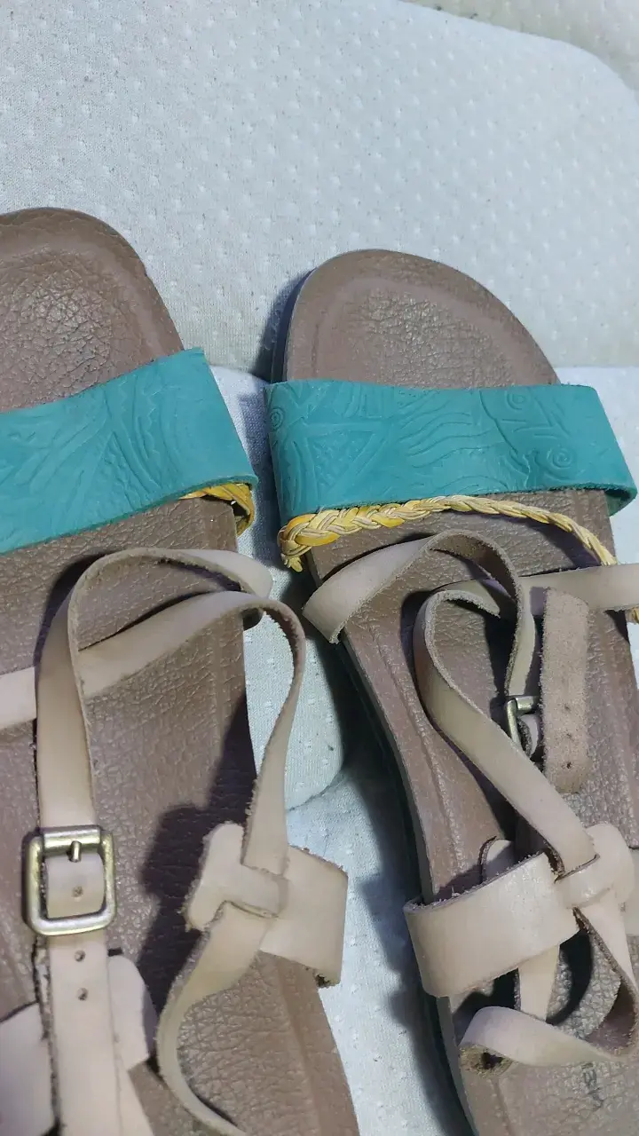 Sandalias de cuero beige y turquesa para mujer - 3