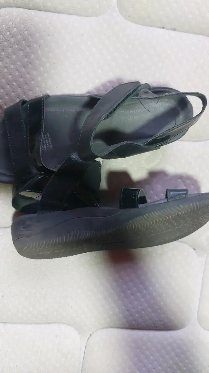 Sandalias negras de cuero para mujer - 3