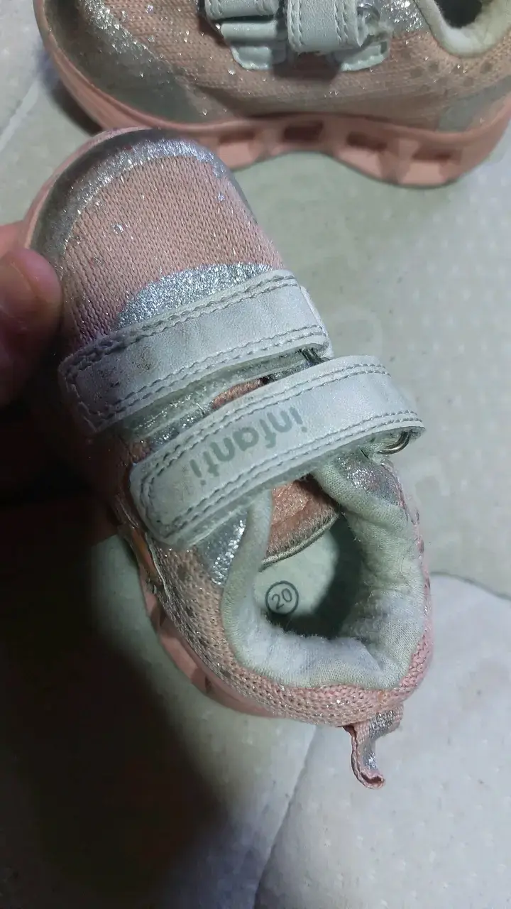 Zapatillas Infanti rosadas con brillo para niña - 2