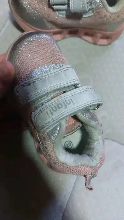 Zapatillas Infanti rosadas con brillo para niña - miniatura 2