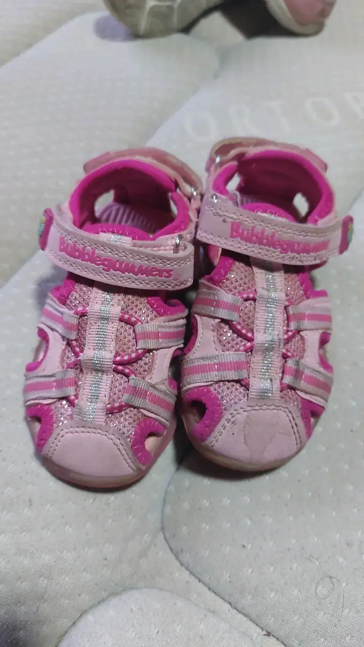Sandalias rosadas para niña Bubblegummers - 2