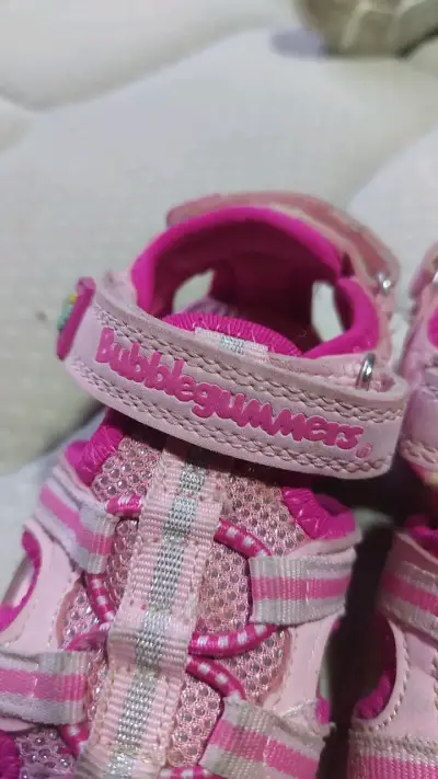 Sandalias rosadas para niña Bubblegummers - miniatura 3