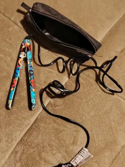 Plancha de Pelo Estampada con Funda - miniatura 1