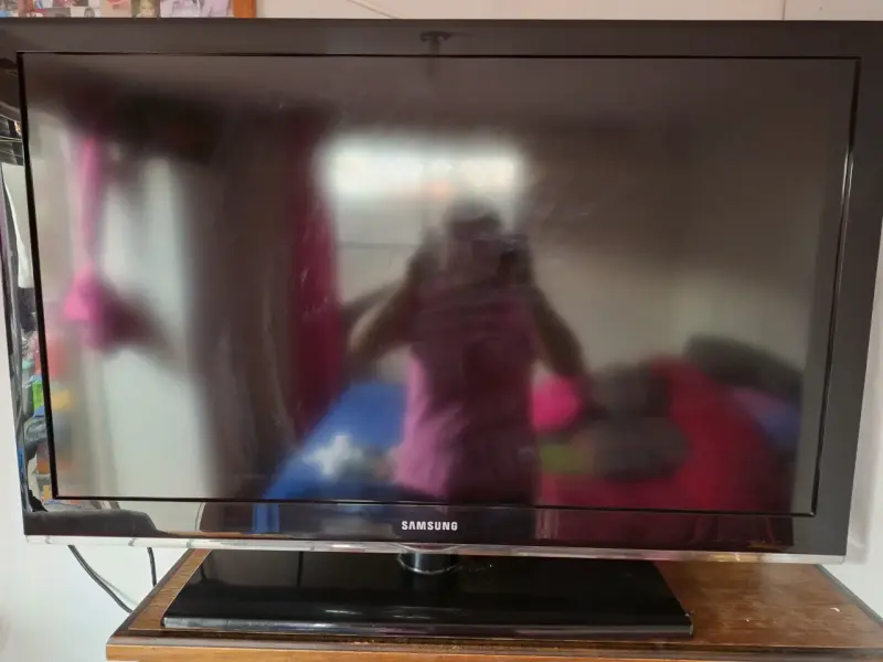 Televisor Samsung 40 pulgadas modelo LN40C530F1R