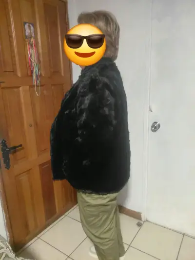 Chaqueta de piel sintética negra para mujer - miniatura 3