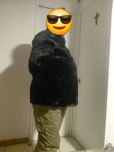 Chaqueta de piel sintética negra para mujer - miniatura 4