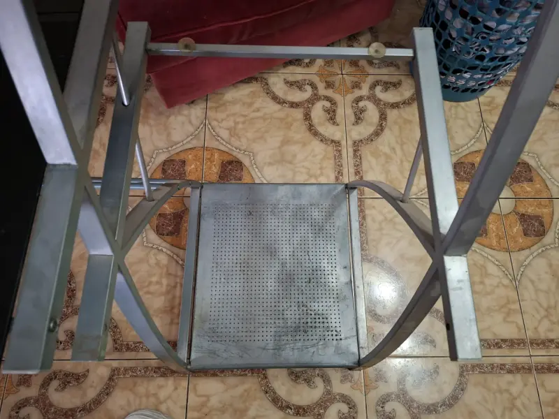 Escritorio de vidrio y metal para oficina - 2