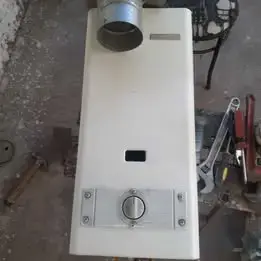 Calefón a gas blanco con control frontal 5 lt. - 3