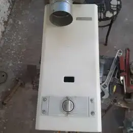 Calefón a gas blanco con control frontal 5 lt. - miniatura 3