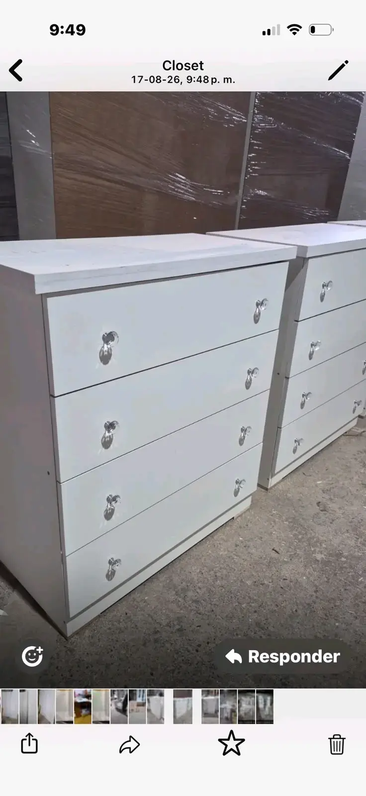 Cómoda blanca de 4 cajones con tiradores decorativos