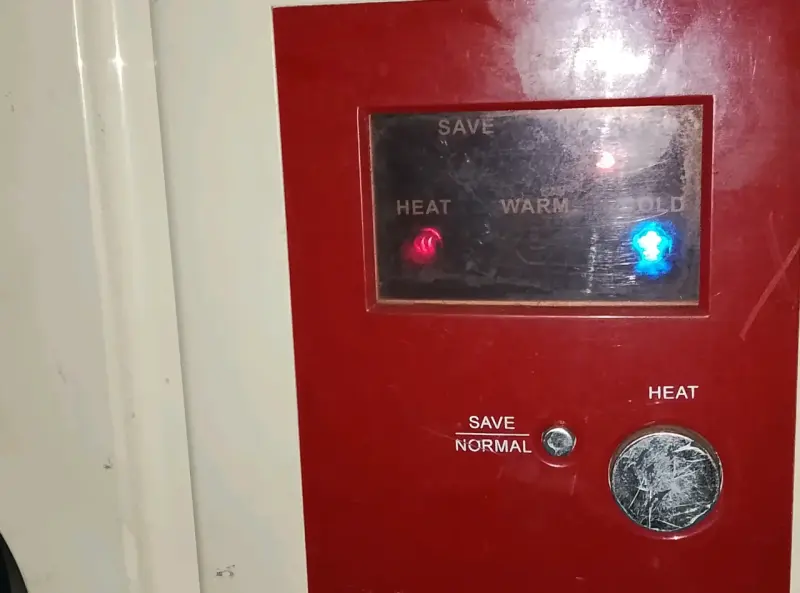 Dispensador de agua caliente y fría