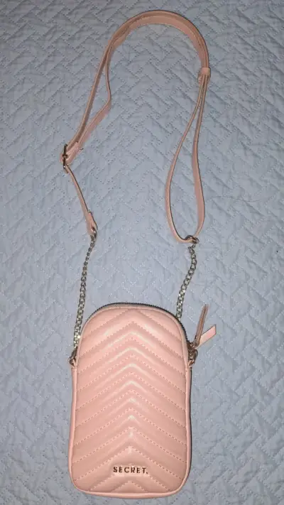 Bolso cruzado rosa con cadena dorada Secret - miniatura 3