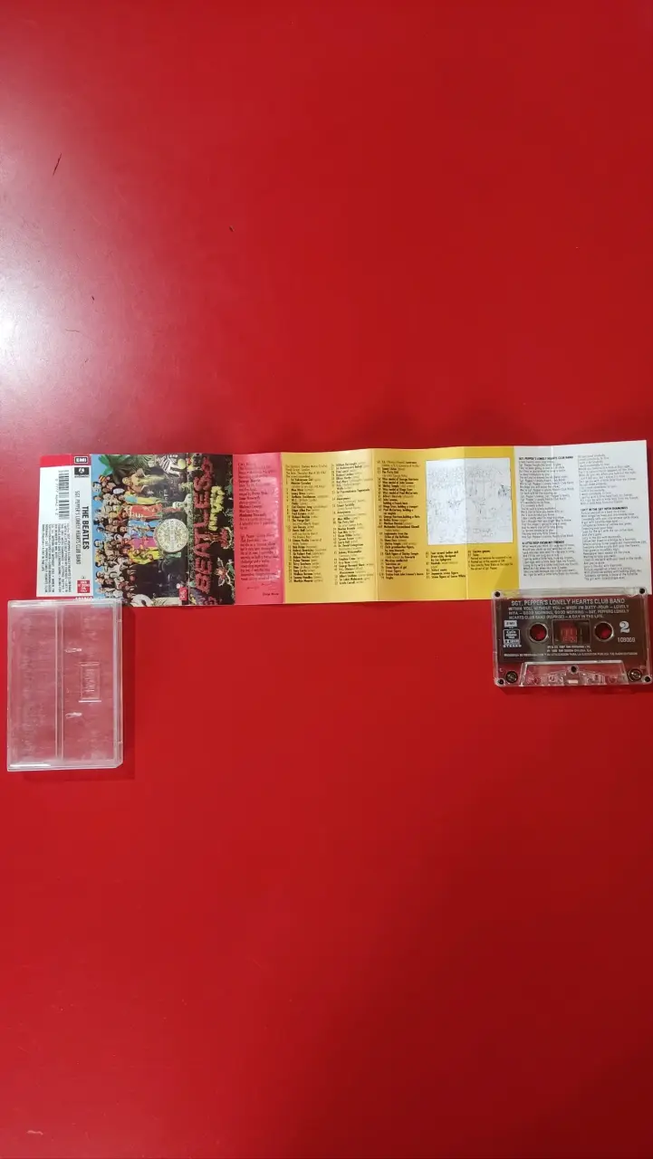 Cassette the beatles Sgt. Pepper's Lonely Hearts - 2