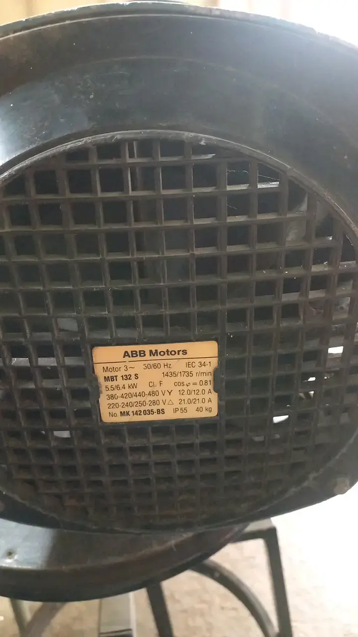 Motor eléctrico ABB usado en buen estado 7.5 hp - 2