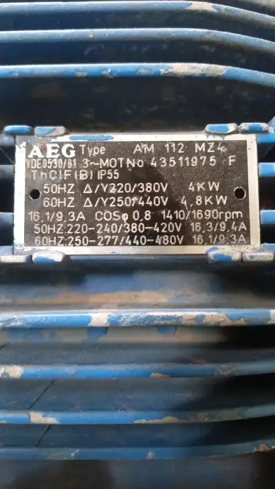 Motor eléctrico trifásico AEG 4kW usado 5.5 hp - miniatura 3