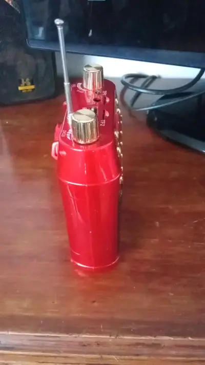 Radio portátil Bluetooth roja con USB y AUX - miniatura 4