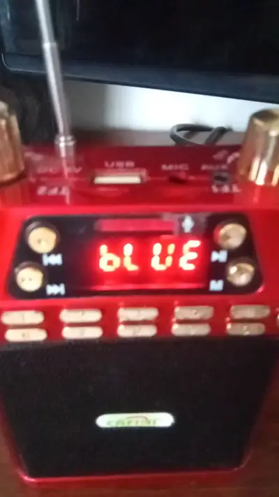 Radio portátil Bluetooth roja con USB y AUX - miniatura 5