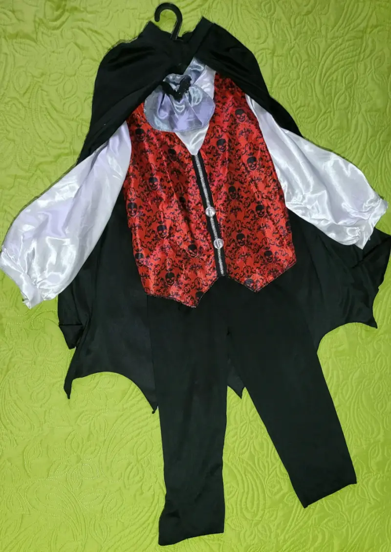Disfraz de vampiro para niño con capa y chaleco