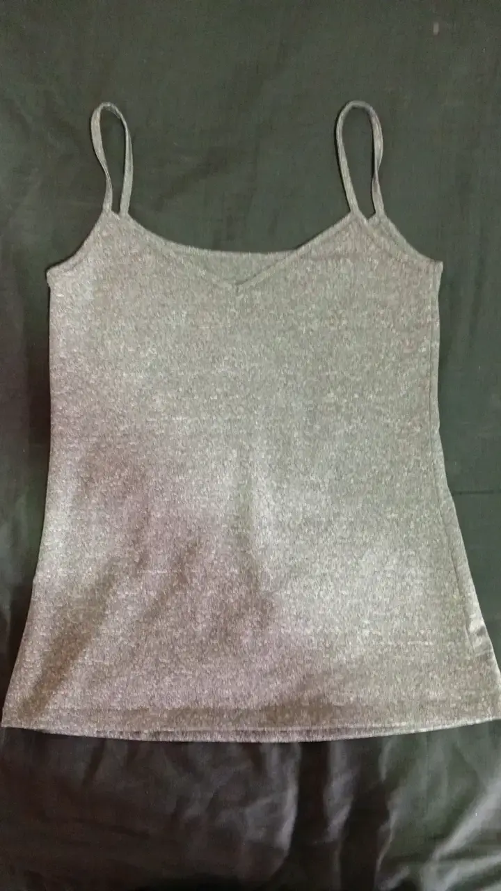 Polera sin mangas gris para mujer