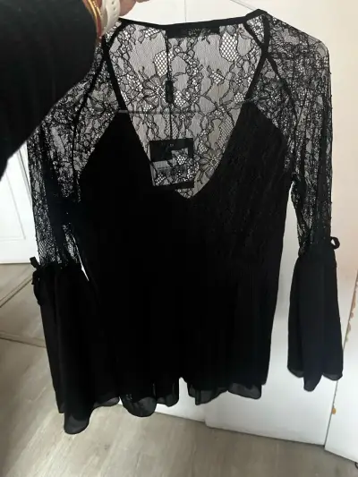 Blusa de encaje negra Lineatre talla M - miniatura 3