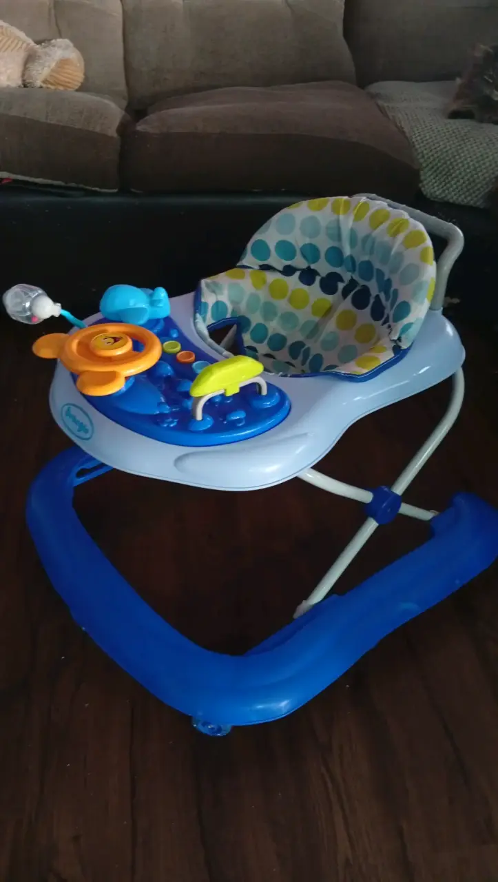 Andador para bebé con juguetes interactivos