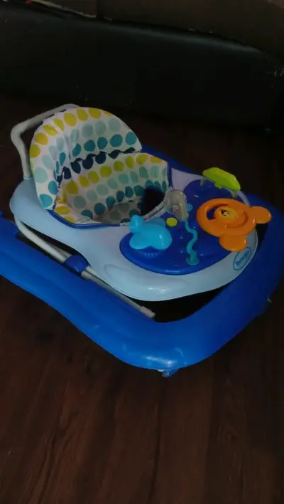 Andador para bebé con juguetes interactivos - miniatura 4