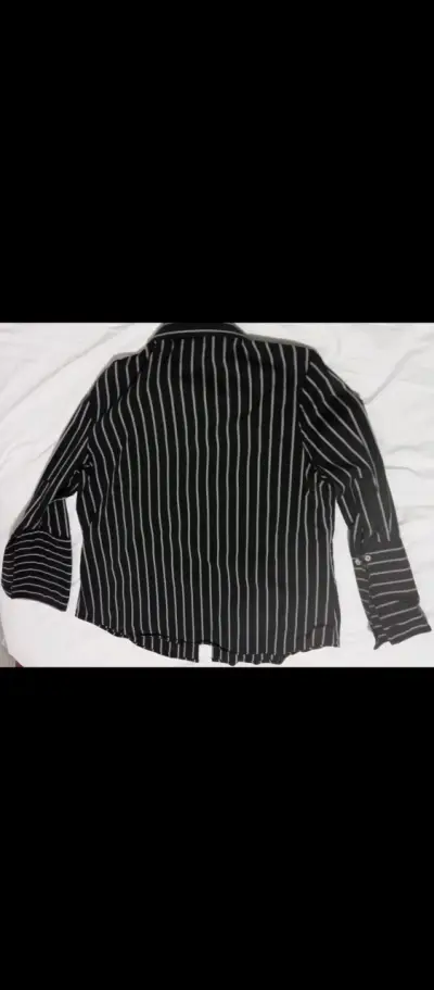 Camisa de rayas negras y gris para mujer - miniatura 2