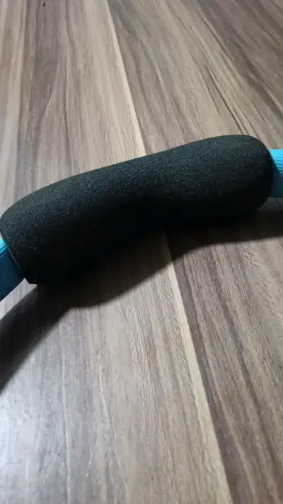 Aro de pilates azul con mangos acolchados - miniatura 5